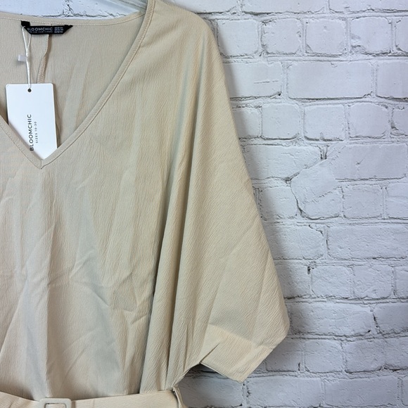 BloomChic Cream V Neck Belted Short Sleeve Top Plus Size 22/24 3X - Picture 3 of 5